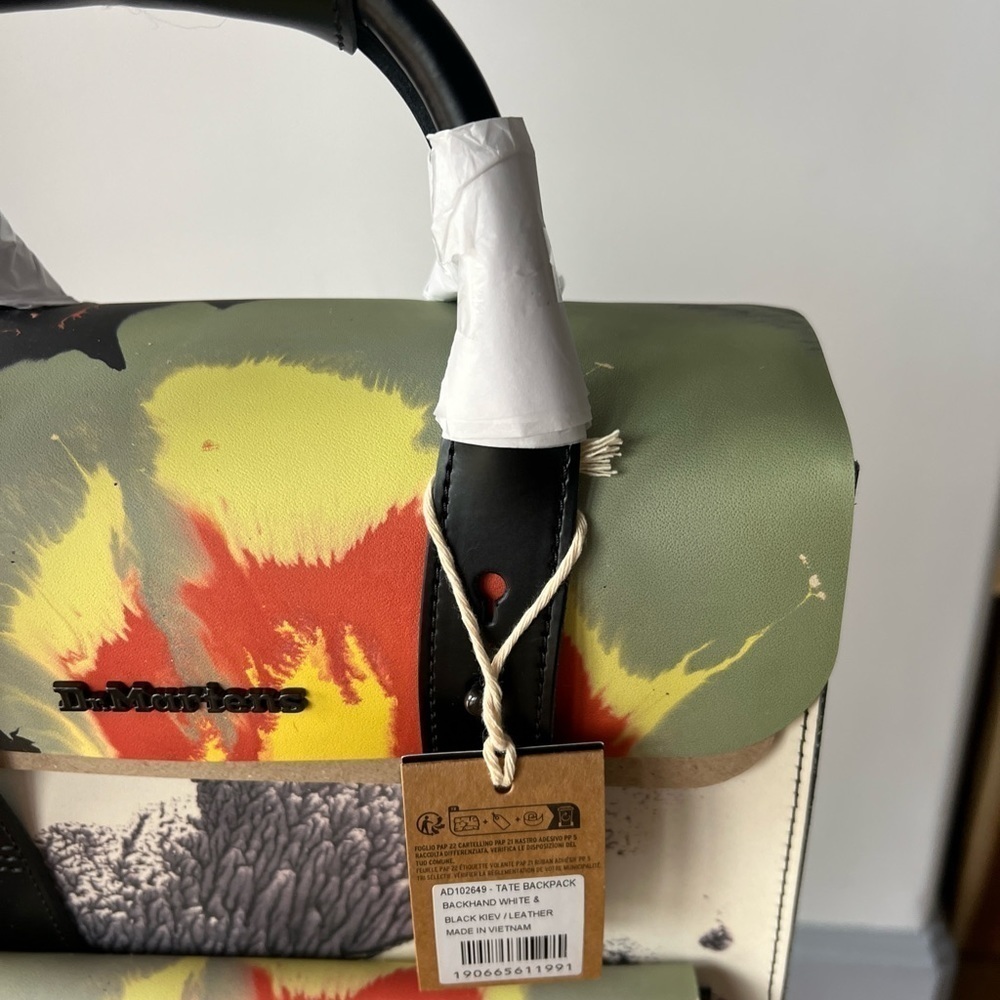 DR MARTINS TATE MUSEUM LEATHER BACKPACK - Picture 9 of 14
